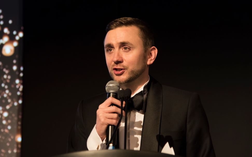 Kevin Durham working the room at a corporate event